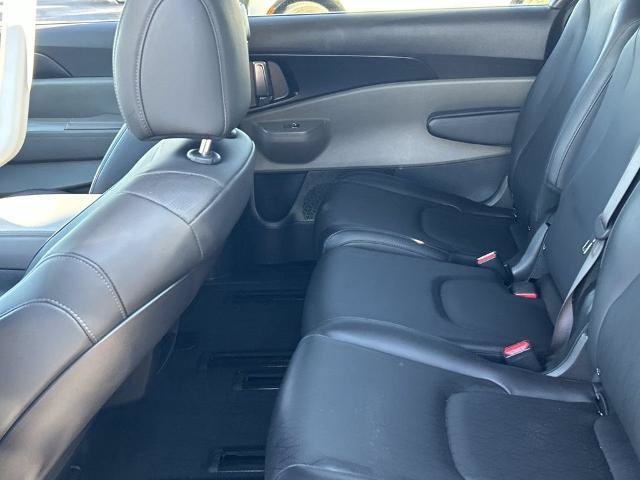 Used 2026 Kia Carnival FWD image 19