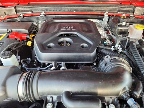 Certified 2025 Jeep Wrangler Unlimited Sahara w/ Safety Group image 20