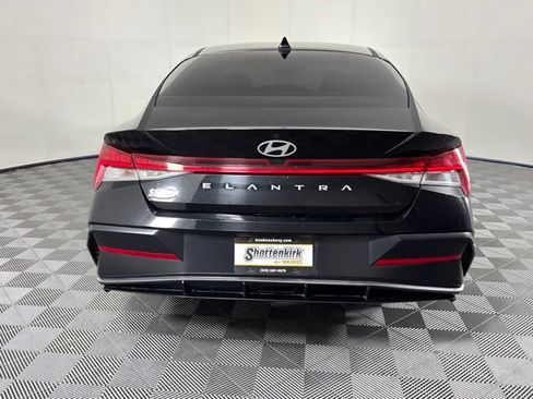 Used 2024 Hyundai Elantra SEL w/ Convenience Package FWD image 7