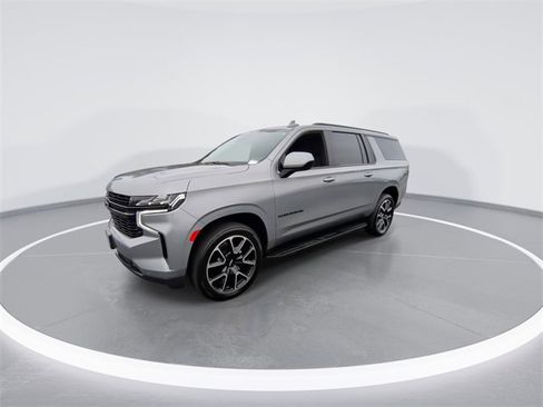 Used 2023 Chevrolet Suburban RST image 4