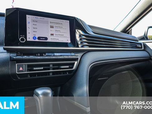 Used 2025 Toyota Camry SE image 42