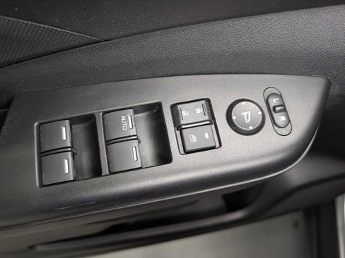 Used 2015 Honda CR-V LX image 29