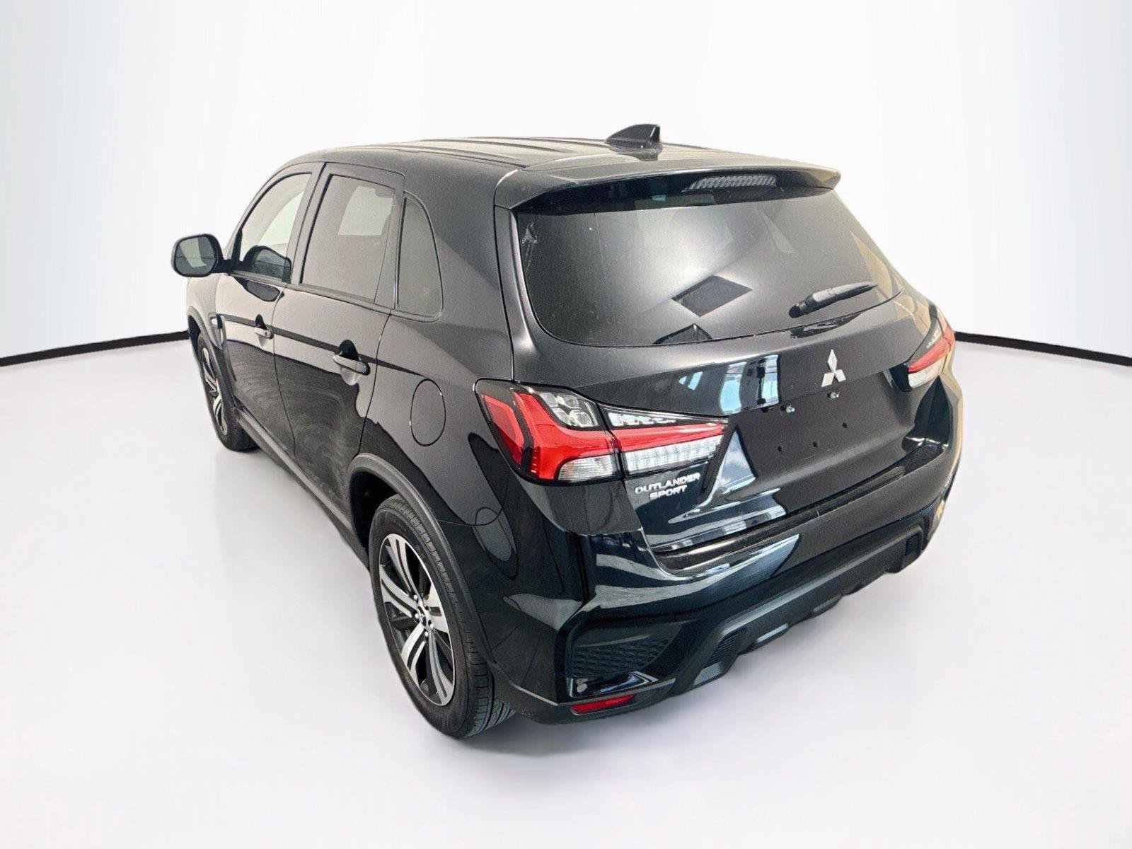 Used 2026 Mitsubishi Outlander Sport AWD image 3