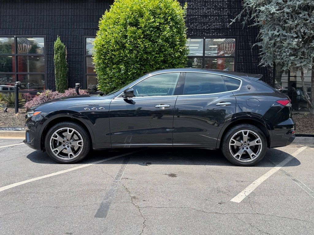 Used 2023 Maserati Levante Modena AWD/4WD image 9