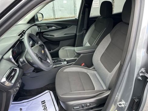 Used 2023 Chevrolet TrailBlazer LT w/ Convenience Package AWD/4WD image 14