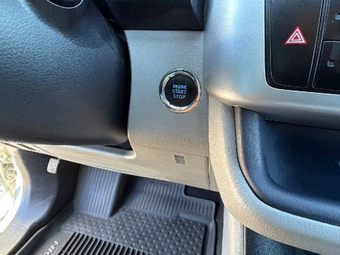 Used 2019 Toyota Highlander Limited image 17