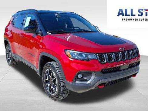 Used 2025 Jeep Compass Trailhawk image 1