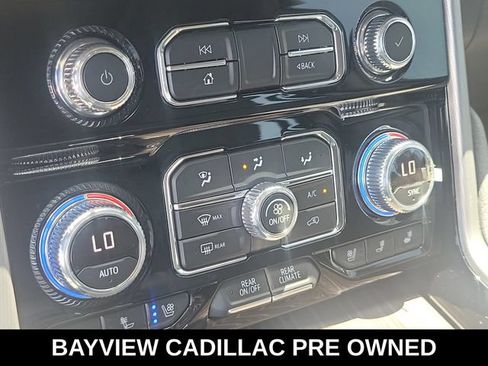 Used 2022 GMC Yukon XL Denali AWD/4WD image 39