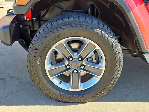 Used 2020 Jeep Wrangler Unlimited Sahara image 5