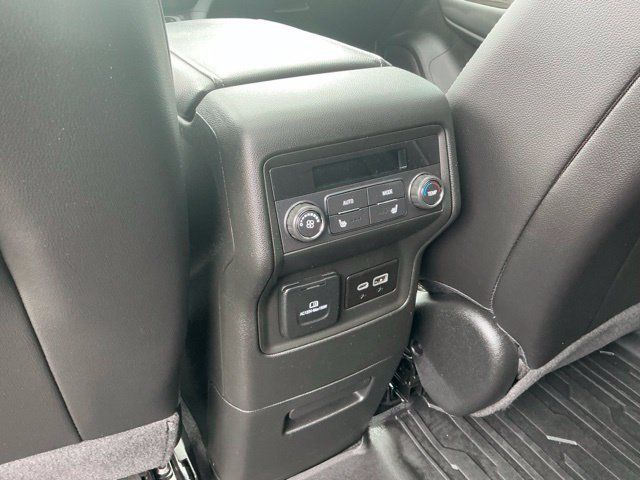 Used 2023 GMC Acadia SLT w/ Preferred Package FWD image 37