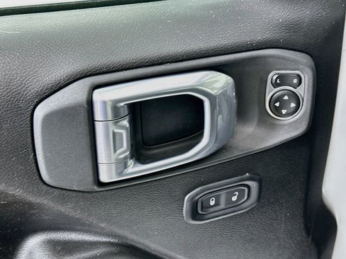 Used 2025 Jeep Wrangler Unlimited Sport AWD/4WD image 15