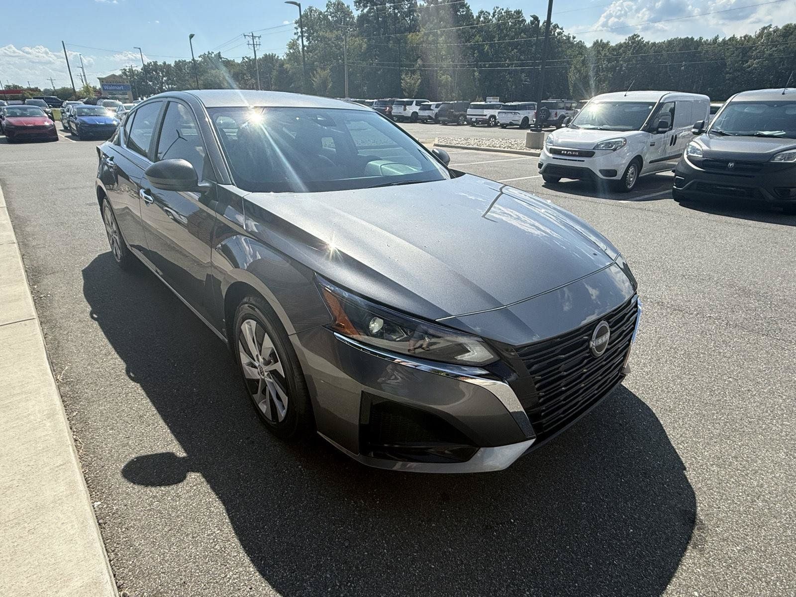 Used 2025 Nissan Altima 2.5 S FWD image 26