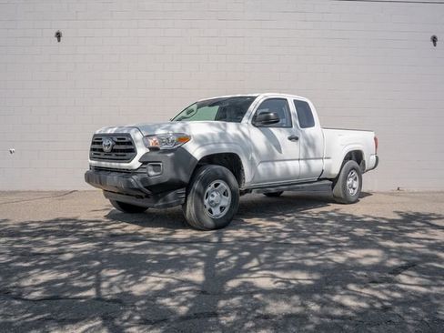 Used 2019 Toyota Tacoma SR AWD/4WD image 1