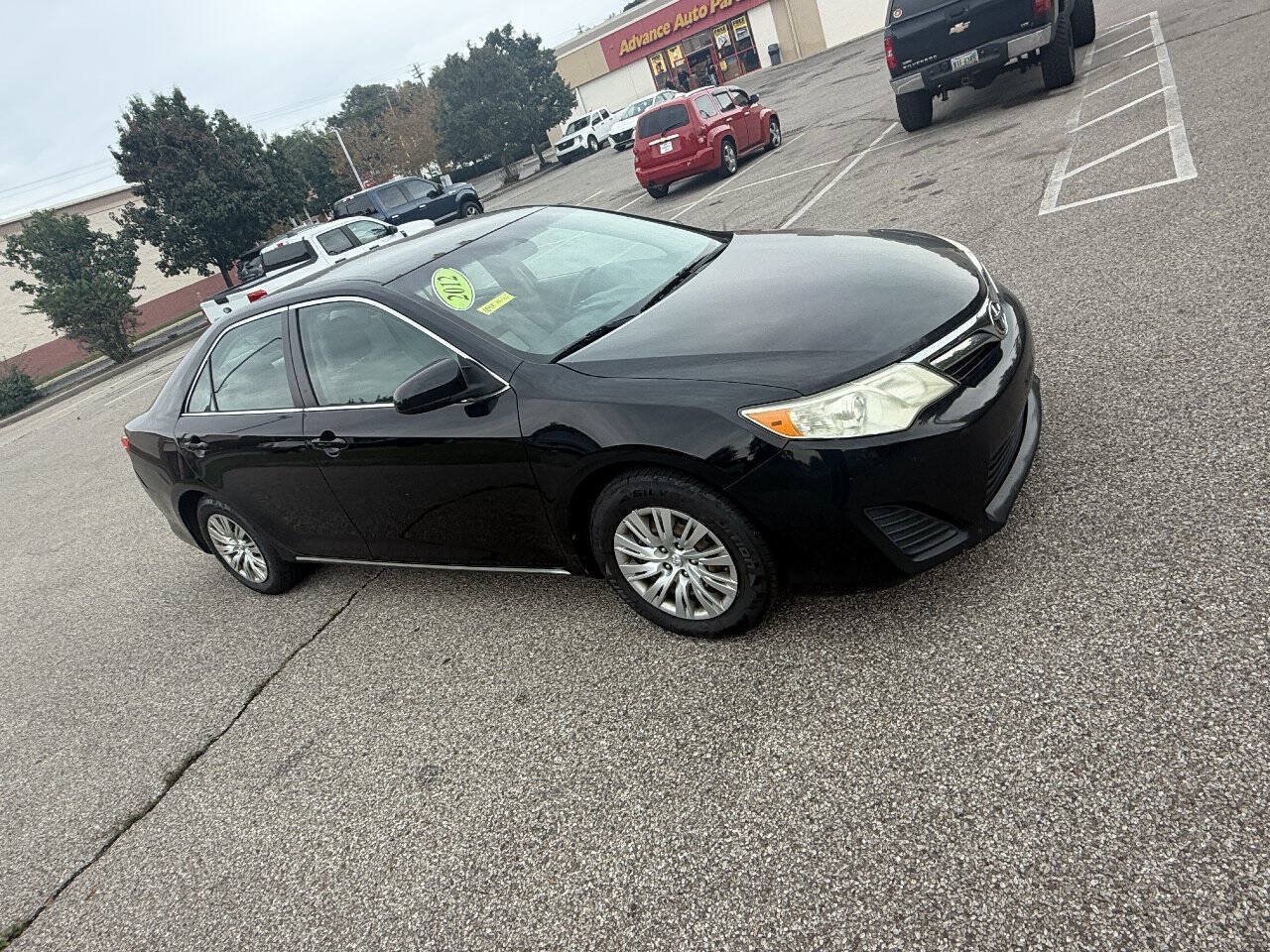 Used 2012 Toyota Camry LE FWD image 5