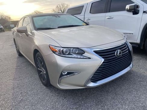 Used 2016 Lexus ES 350 350 w/ Luxury Package w/Wood Trim image 1