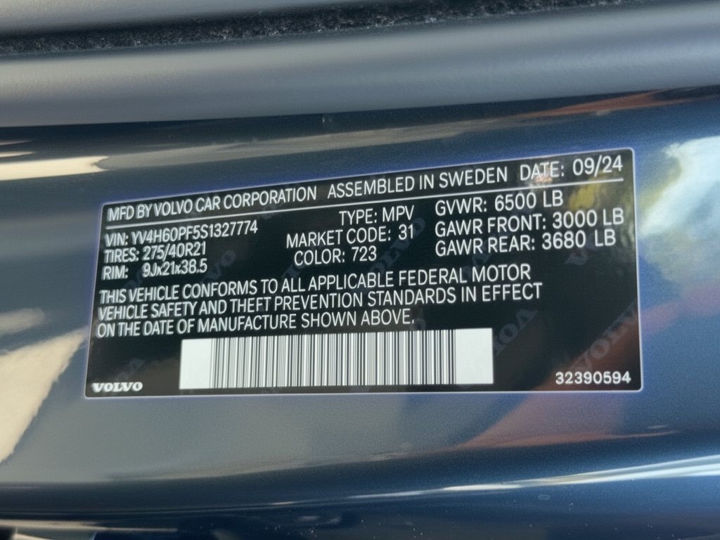 Certified 2025 Volvo XC90 T8 Ultra w/ Protection Package Premier AWD/4WD image 31