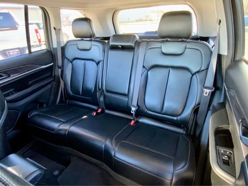 Used 2023 Jeep Grand Cherokee Limited image 27