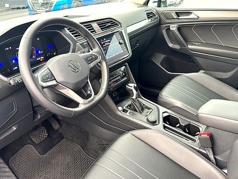 Used 2024 Volkswagen Tiguan SE image 12