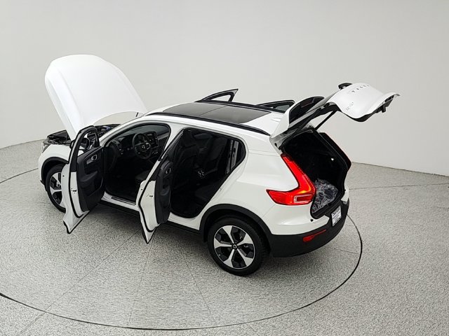 New 2026 Volvo XC40 B5 Plus w/ Protection Package Premier AWD/4WD image 41