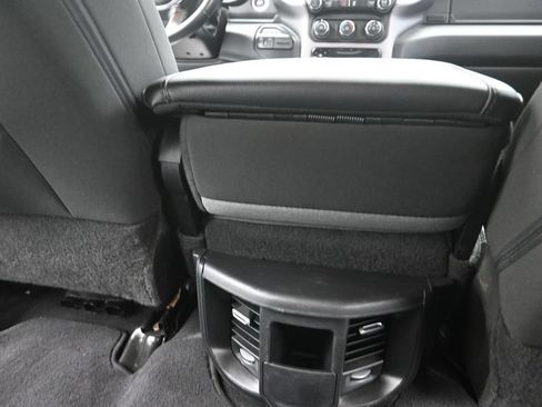 Used 2024 RAM 2500 Big Horn AWD/4WD image 12