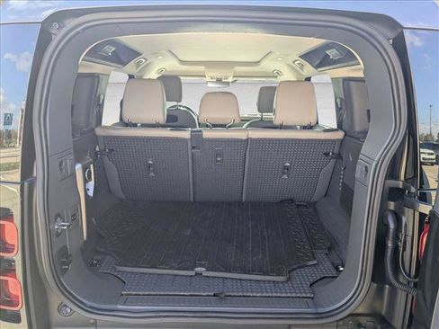 Certified 2022 Land Rover Defender 110 SE image 4