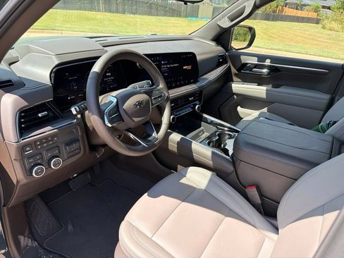 Used 2026 Chevrolet Tahoe Z71 w/ Z71 Off-Road Package AWD/4WD image 12