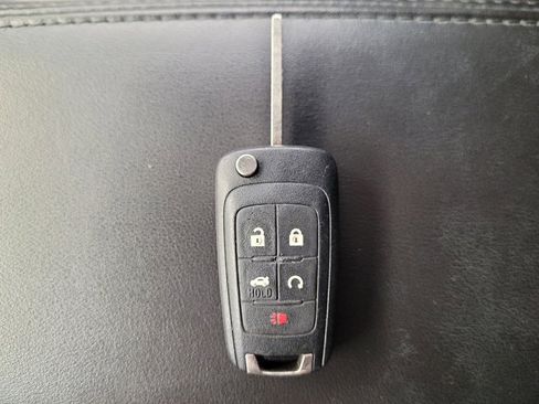 Used 2017 Chevrolet Equinox Premier w/ Enhanced Convenience Package image 32