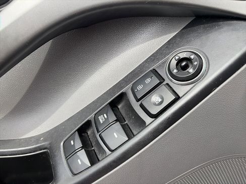 Used 2016 Hyundai Elantra SE image 17