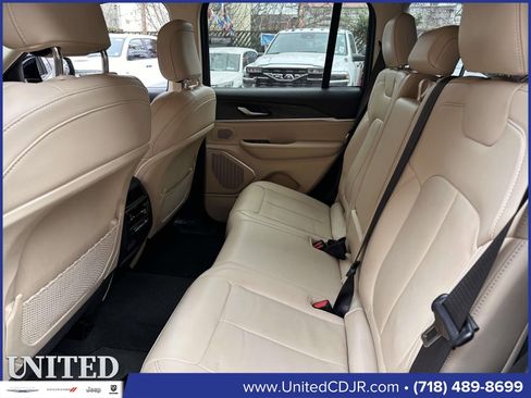 Used 2022 Jeep Grand Cherokee Limited image 18