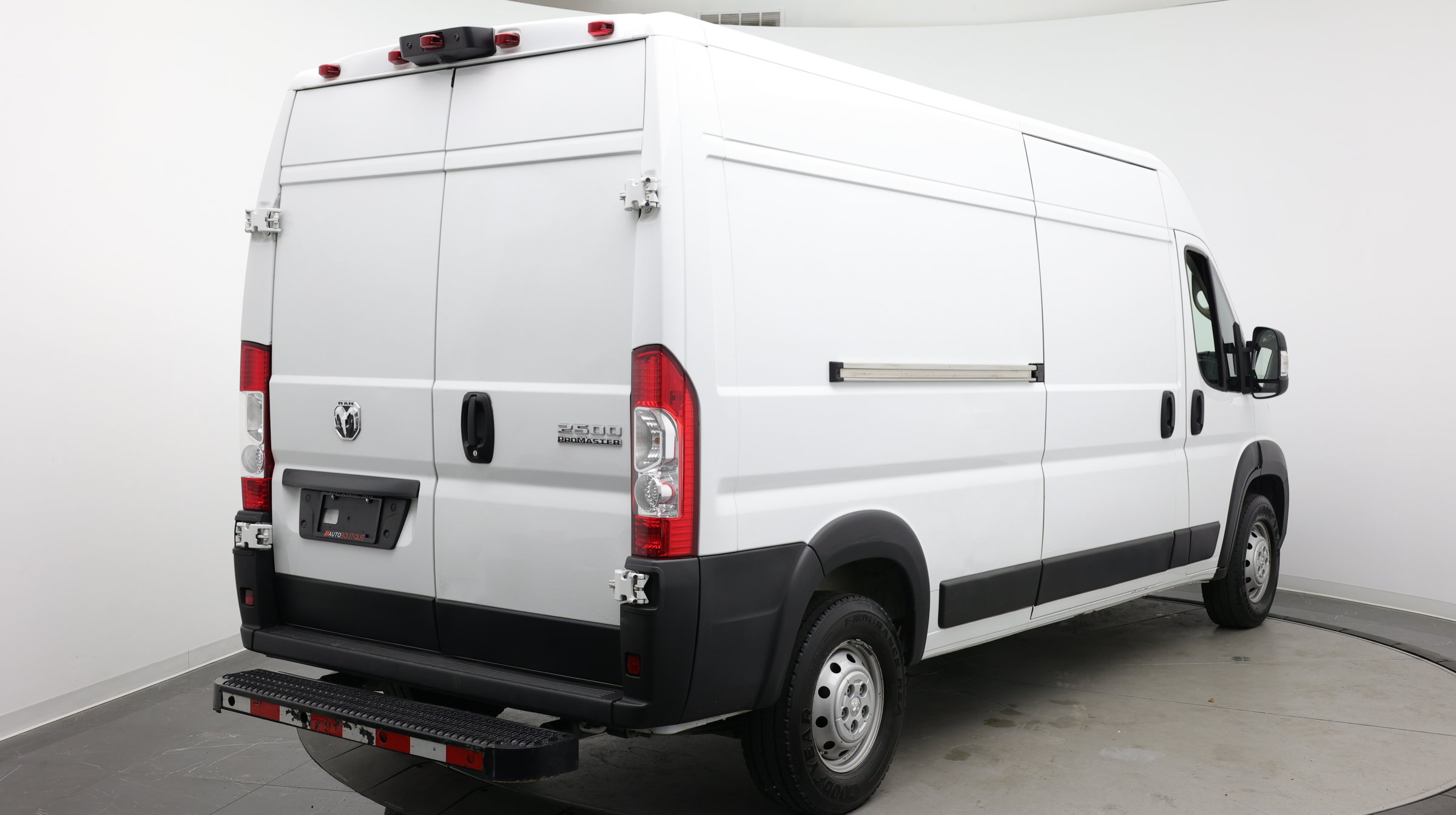 Used 2023 RAM ProMaster 2500 w/ Convenience Group FWD image 6