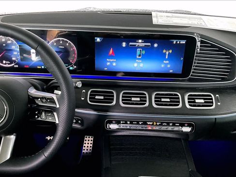 New 2026 Mercedes-Benz GLS 450 4MATIC image 9