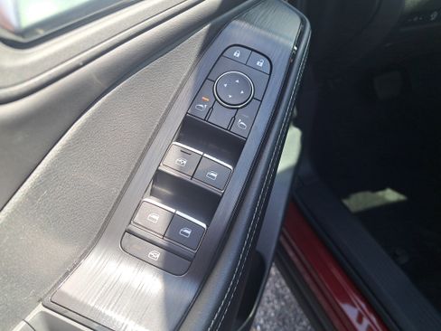 Certified 2025 Nissan Rogue SL image 17