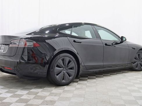 Used 2022 Tesla Model S image 8