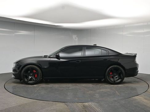 Used 2018 Dodge Charger R/T w/ Blacktop Package image 2