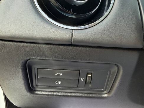 Used 2016 Jaguar XJ L Supercharged RWD image 25