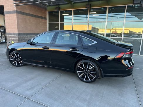 Used 2024 Honda Accord Touring image 5