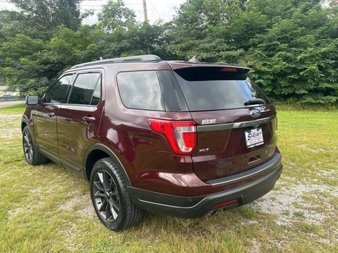 Used 2019 Ford Explorer XLT w/ Equipment Group 202A image 5