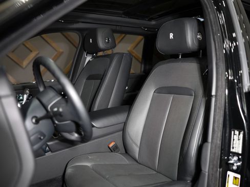 Used 2019 Rolls-Royce Cullinan image 6