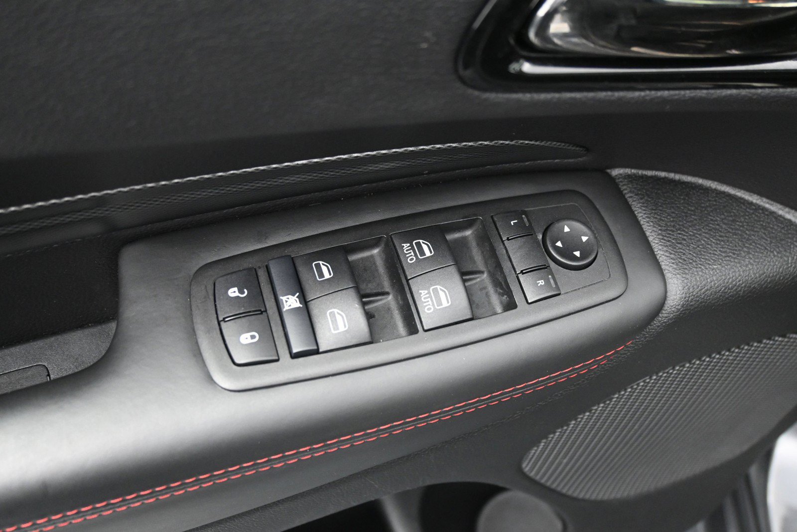 Used 2025 Dodge Durango R/T AWD/4WD image 18