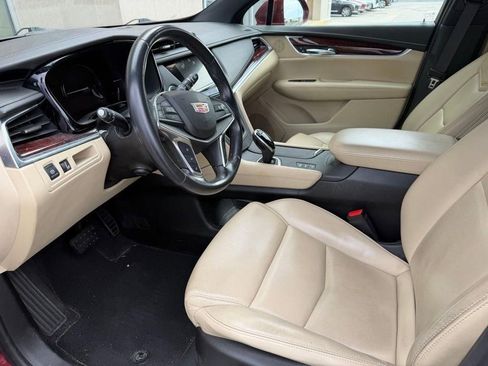 Used 2018 Cadillac XT5 Luxury w/ Driver Awareness Package AWD/4WD image 11