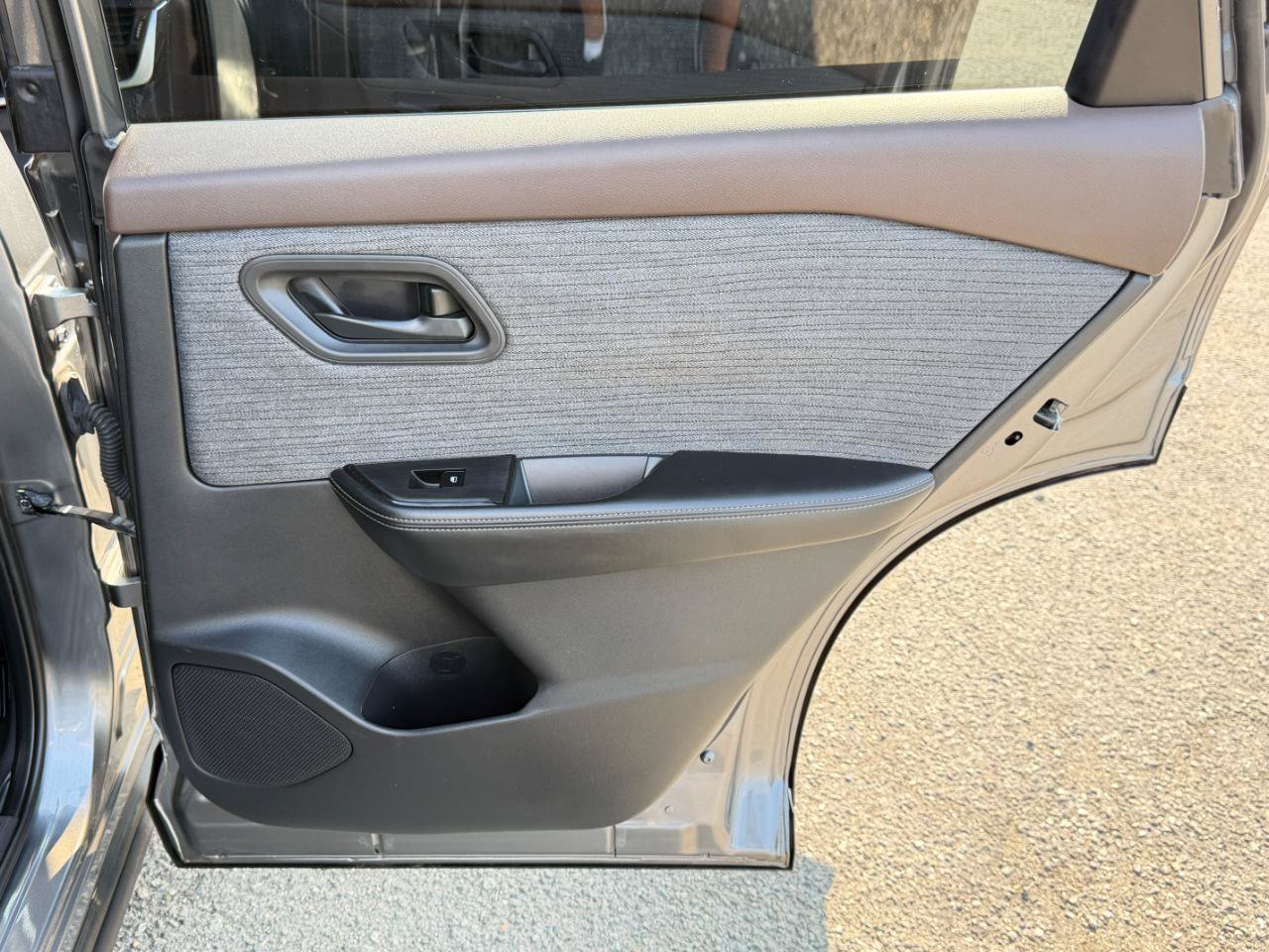 Used 2021 Nissan Rogue S AWD/4WD image 36