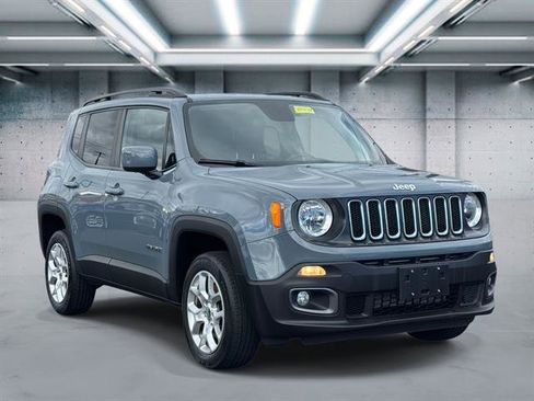 Used 2018 Jeep Renegade Latitude image 2