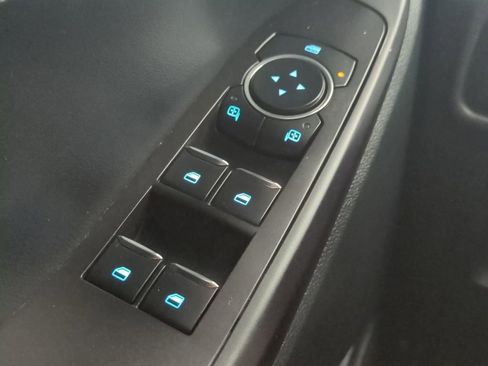 Used 2020 Ford Explorer XLT image 29