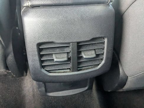 Used 2020 Ford Fusion SE FWD image 33