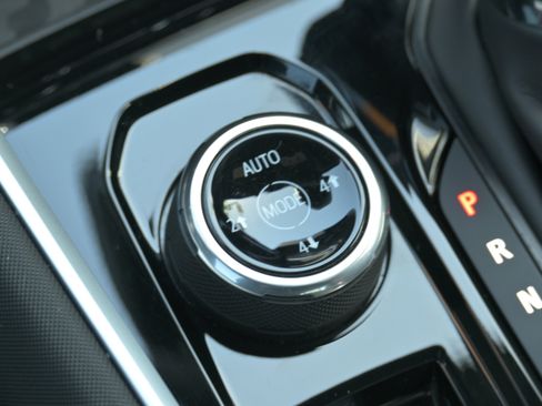 Used 2024 Chevrolet Colorado Z71 w/ Z71 Convenience Package 2 image 29