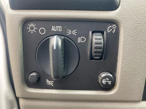 Used 2005 Chevrolet Colorado LS image 15