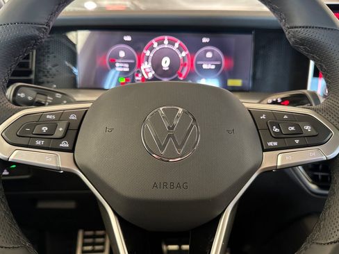 New 2026 Volkswagen Tiguan SE R-Line image 23