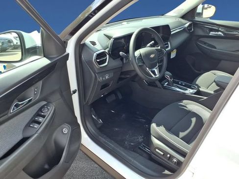 New 2026 Chevrolet TrailBlazer LT w/ Convenience Package AWD/4WD image 9