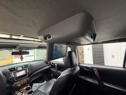 Used 2013 Toyota Highlander Limited AWD/4WD image 4