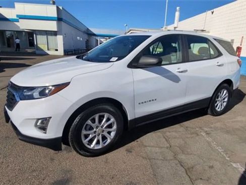 Used 2021 Chevrolet Equinox LS image 4